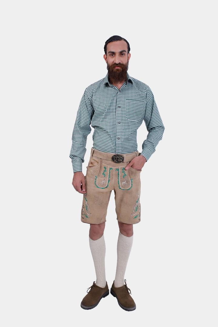 The man wearing the Luther Lederhosen in a full-body view, highlighting the overall fit and traditional look. lederhose kurz herren hirschleder, lederhose herren hirschleder